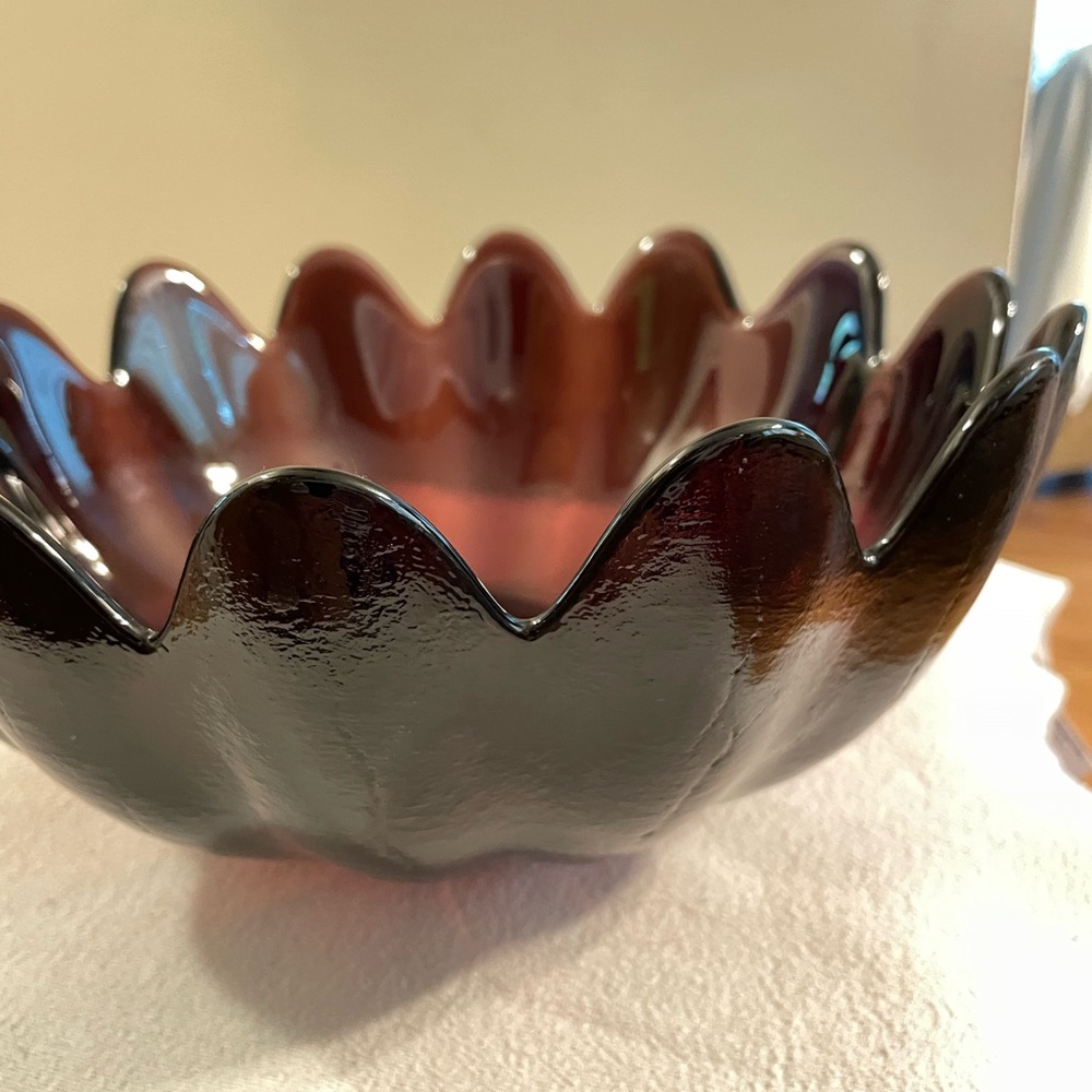 BLENKO GLASS   Blenko Amethyst Lotus Flower bowl.  Purple Scalloped Glass Bowl. - Picture 2 of 8